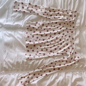 This is a long sleeve top, floral, almost new, used a few times